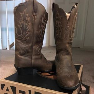 Women’s Ariat western boots